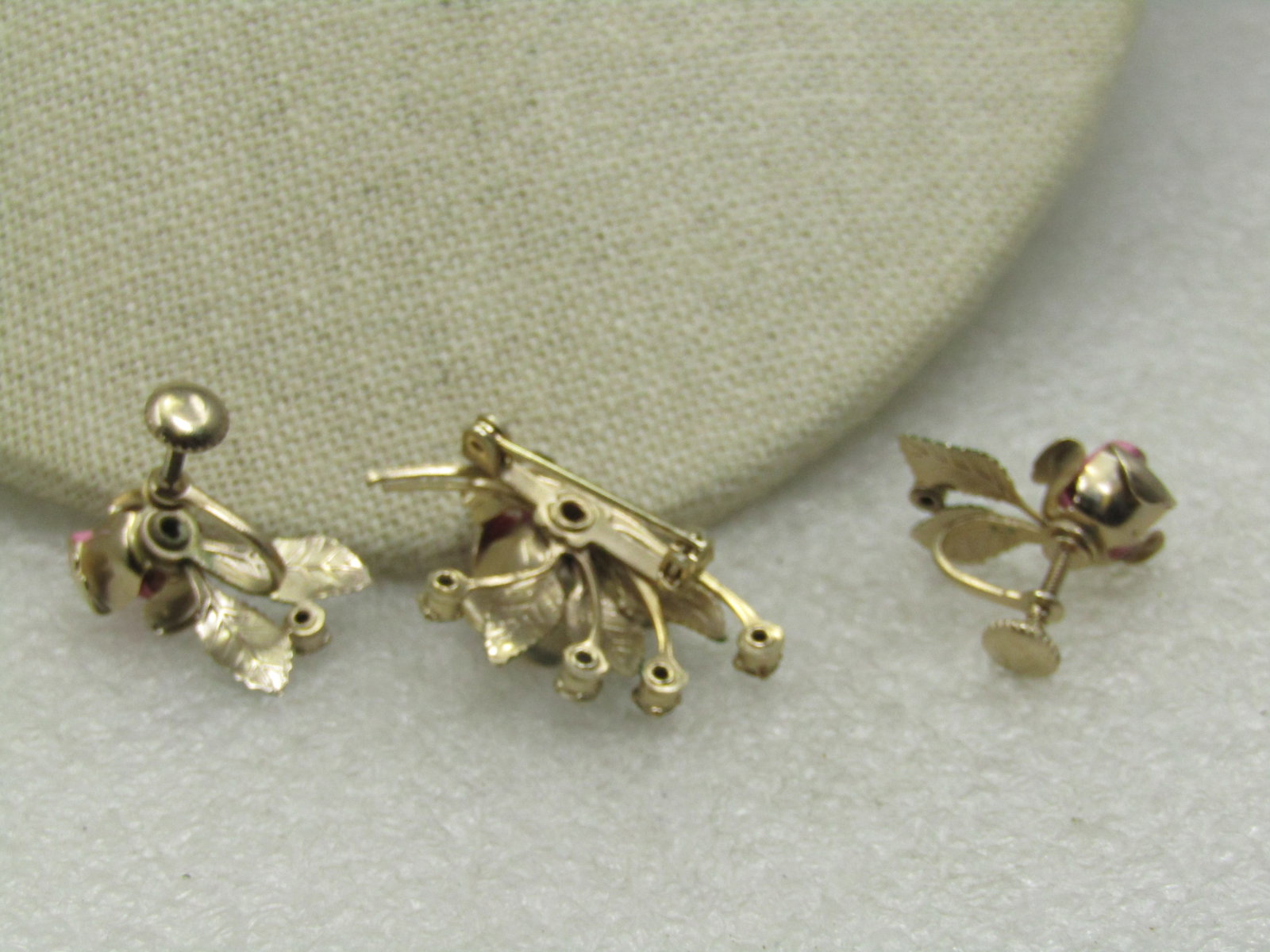 Vintage Enameled Pink Rose Brooch & Earrings Set, Screwback, 1940's-1950's - 4