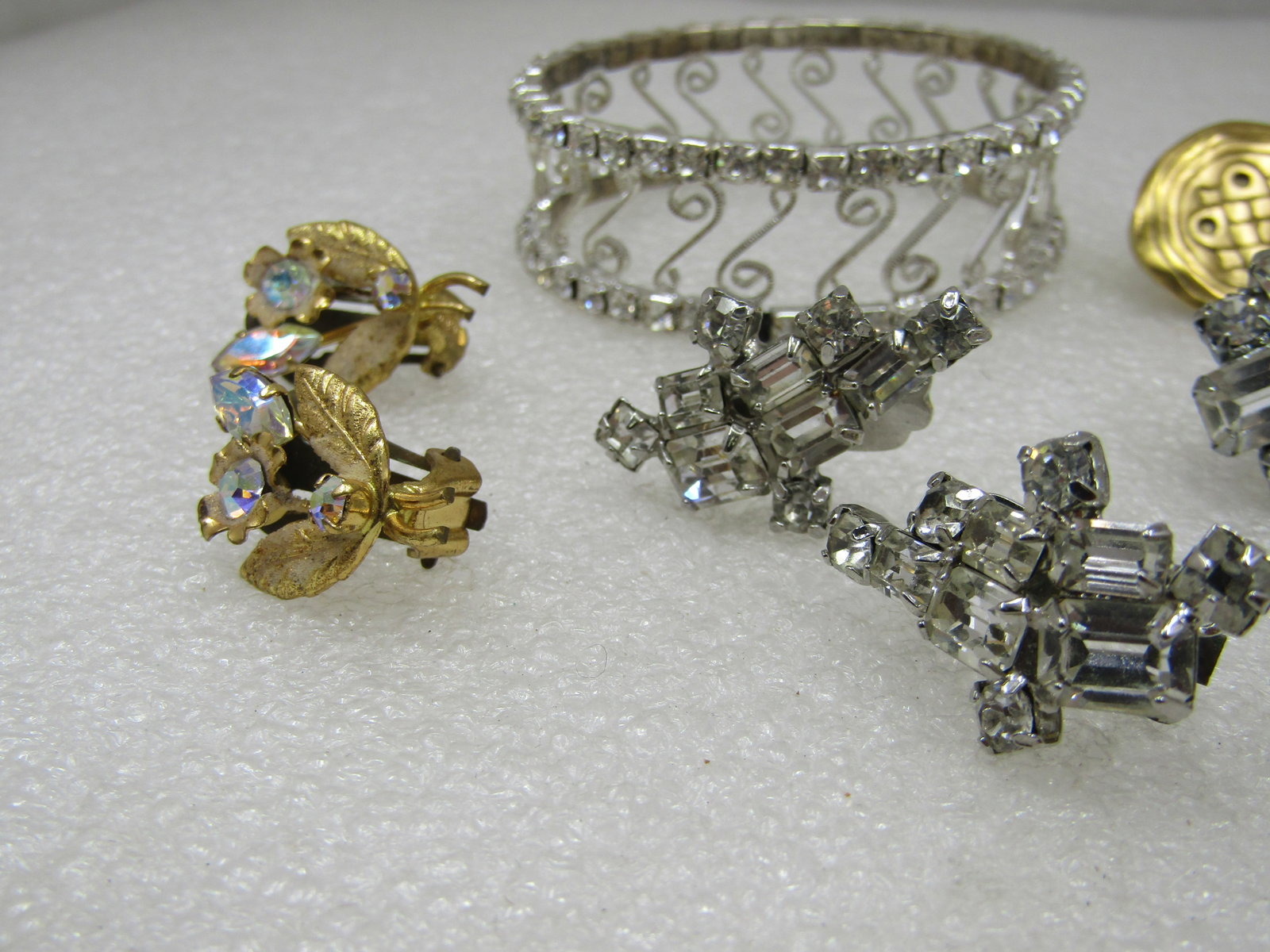 Vintage 7 Rhinestone Earrings Bracelet Lot, Weiss, DB, Austria - 3