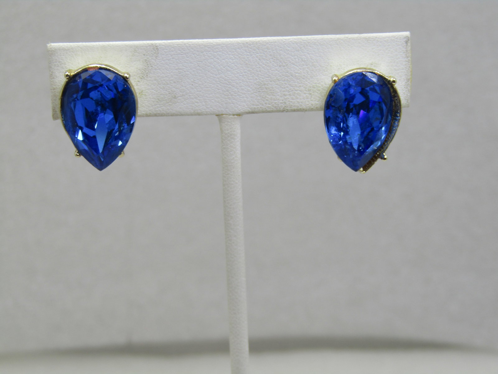 Vintage Blue Rhinestone Earrings, Hinged Clip. 1980's - 2