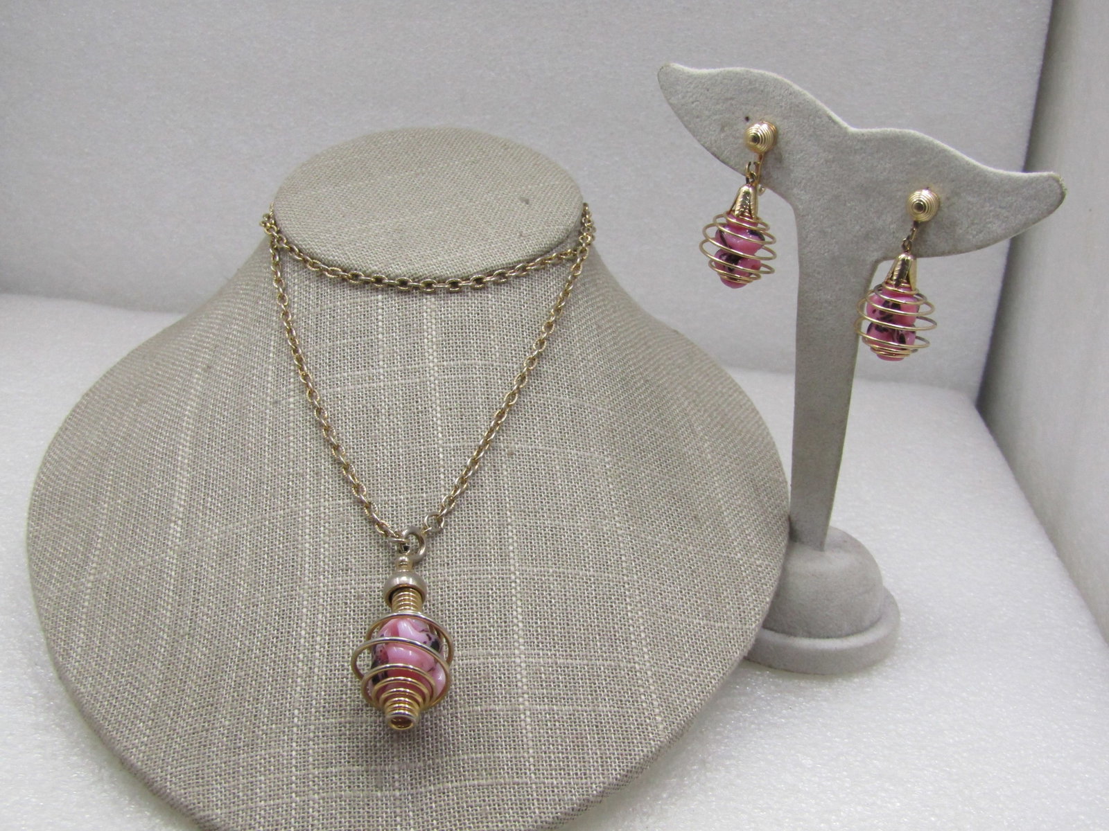 Vintage Pink & Black Glass Spiral Necklace Earrings Set, Sarah Coventry - 2