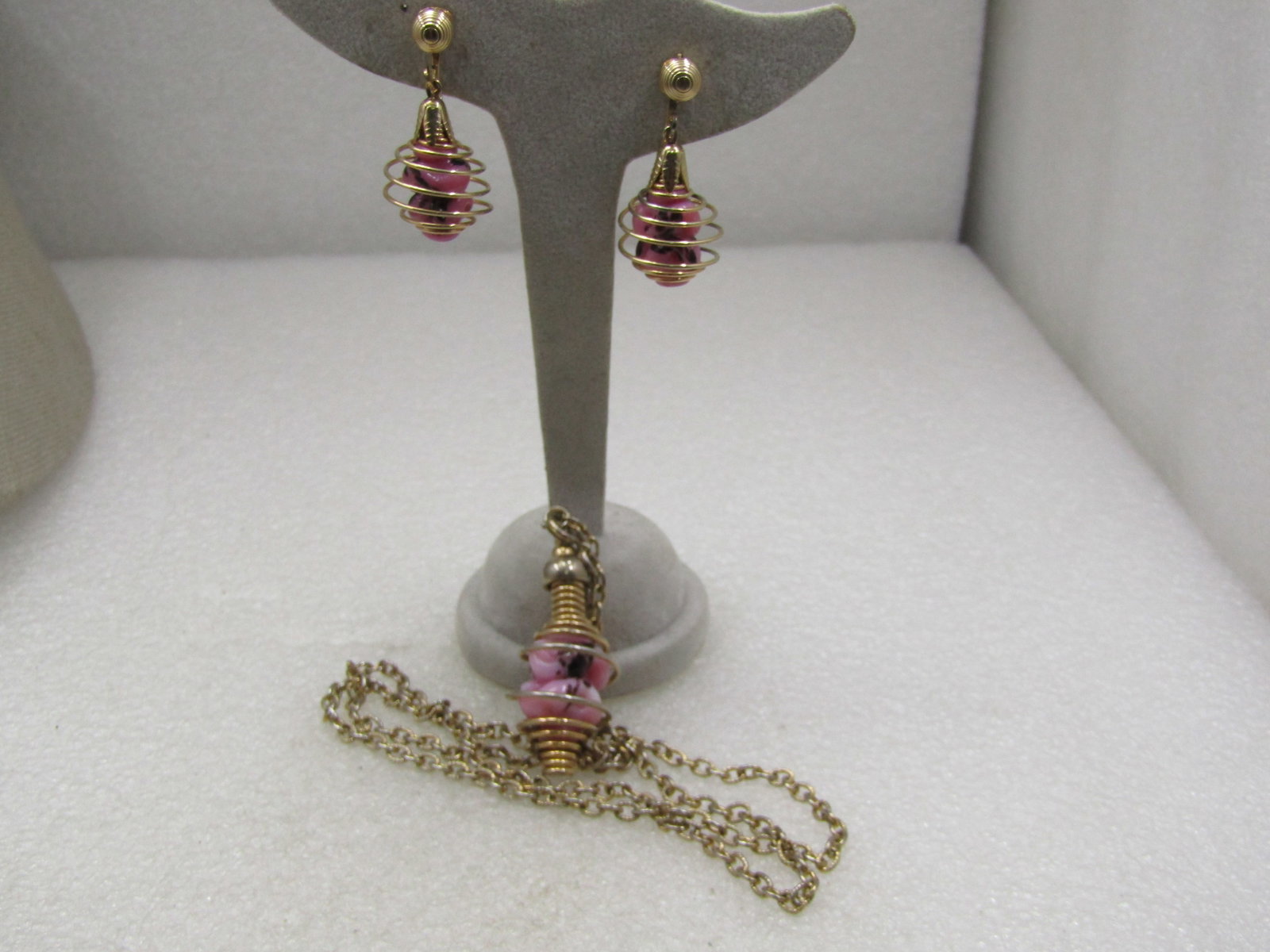 Vintage Pink & Black Glass Spiral Necklace Earrings Set, Sarah Coventry - 5