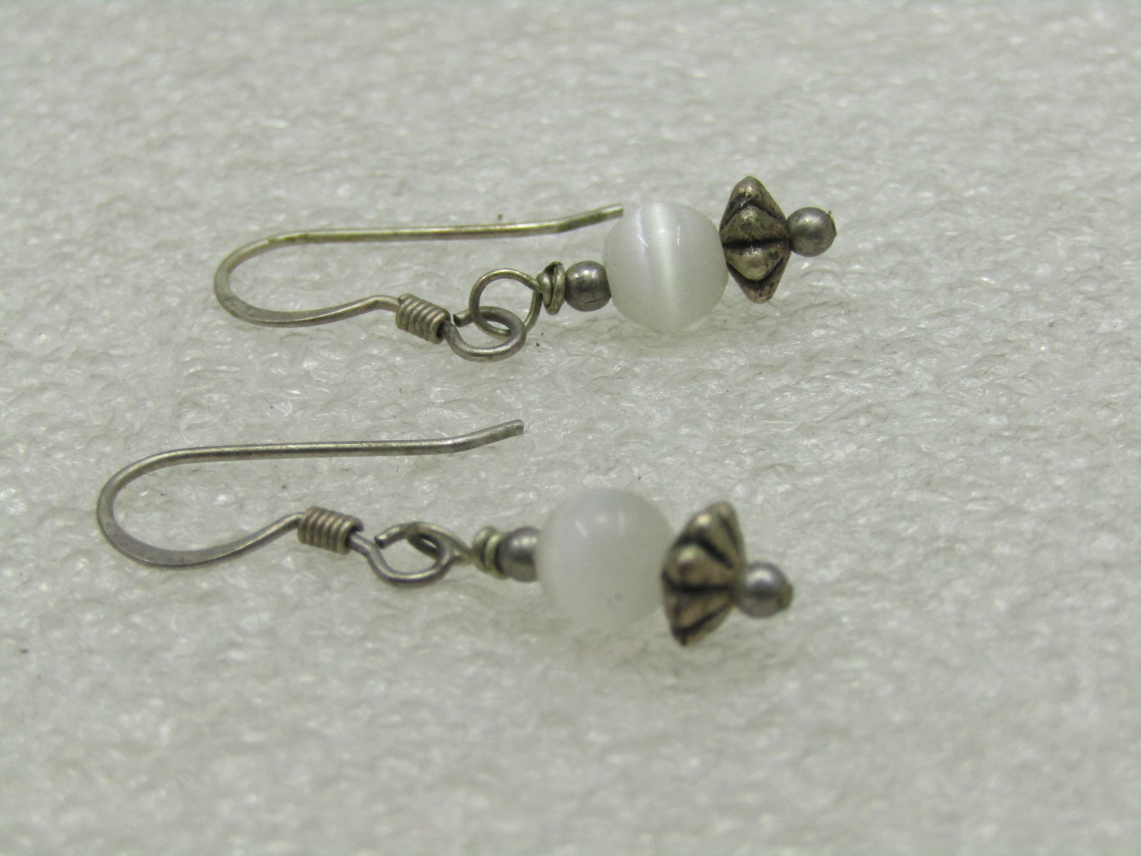 Vintage White Cat Eye Boho Earrings, Pierced - 5