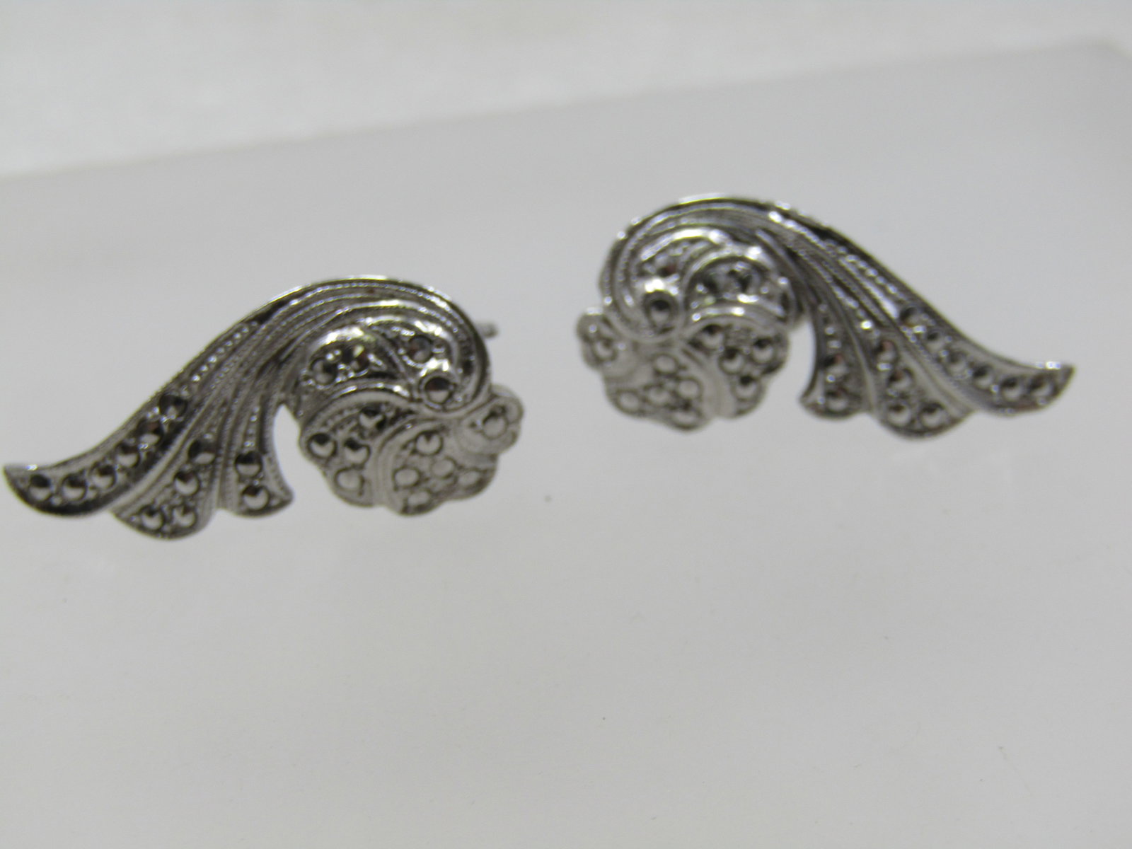 Vintage Sterling Marcasite Curved Earrings, Screw Back, Like Angel Wings - 2