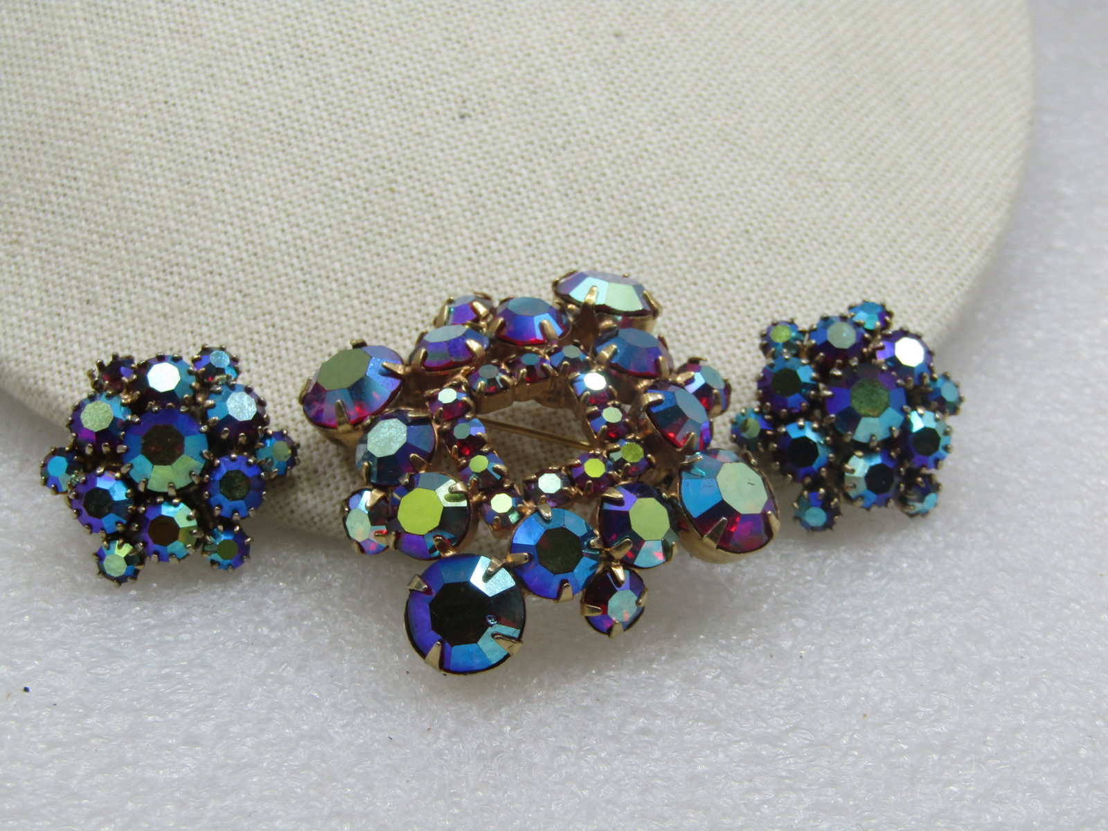 Vintage Red Aurora Borealis rhinestone Brooch & Earrings, Clip, 1940's-1950's - 2