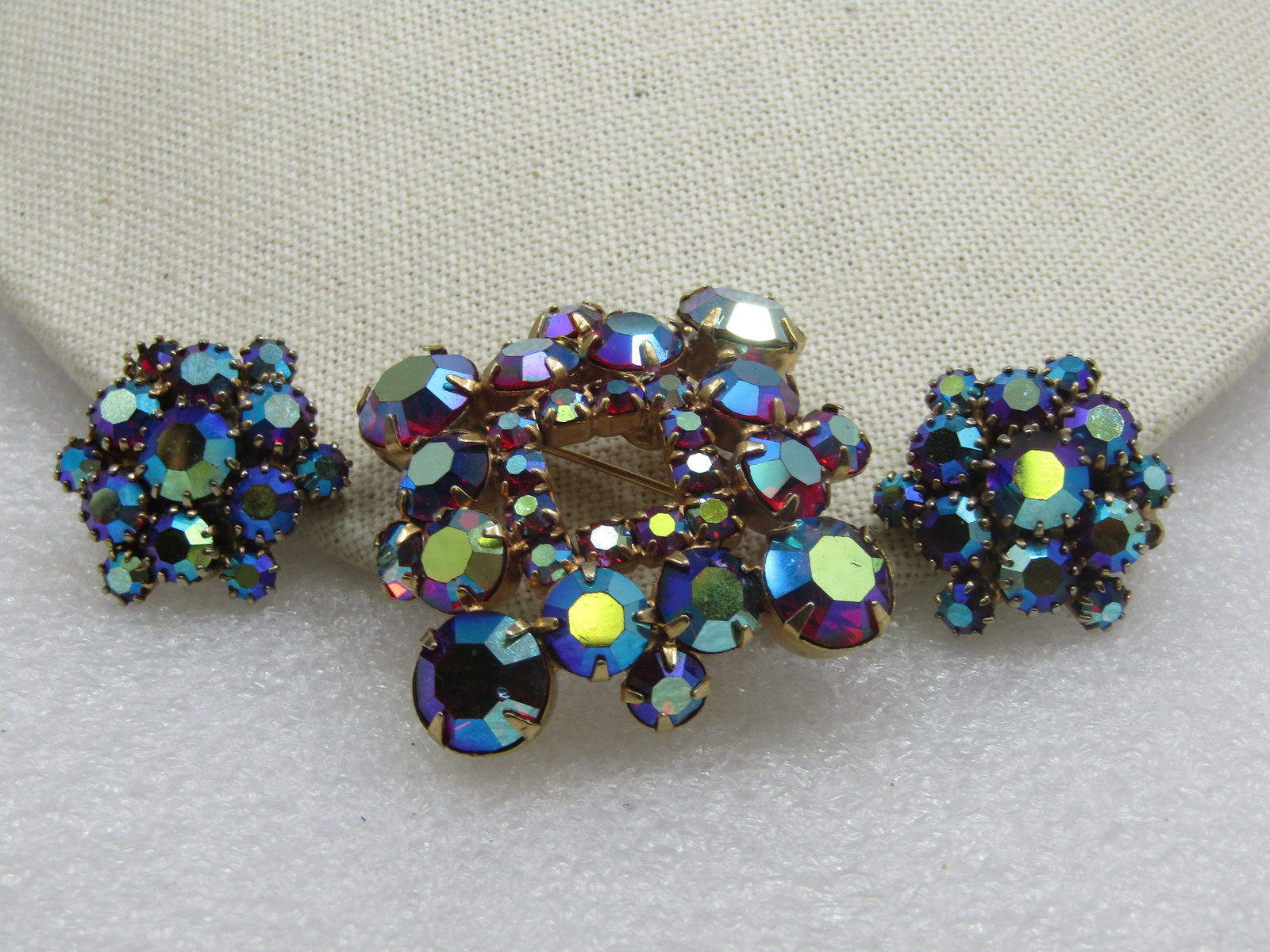 Vintage Red Aurora Borealis rhinestone Brooch & Earrings, Clip, 1940's-1950's - 3