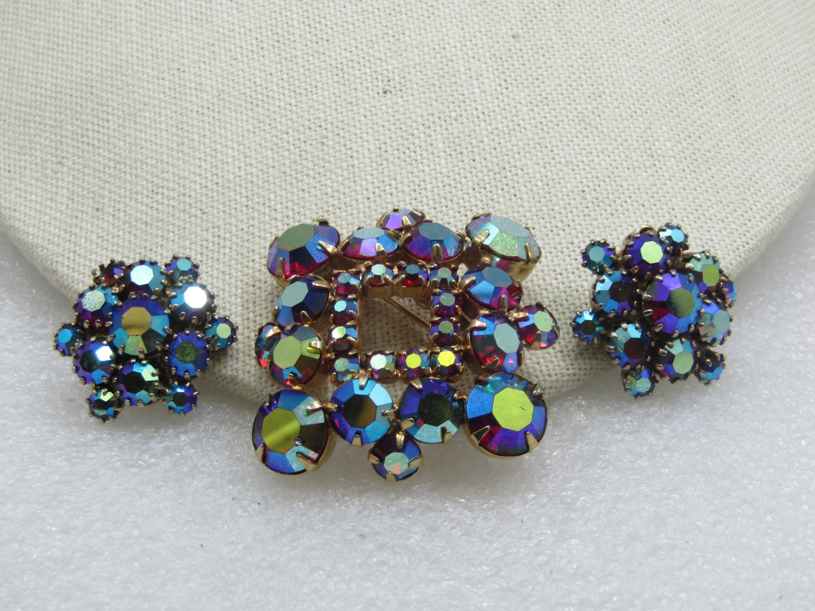 Vintage Red Aurora Borealis rhinestone Brooch & Earrings, Clip, 1940's-1950's - 4