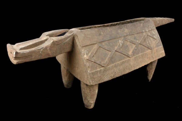 Zoömorphic Slit Drum – Wood – Lobala – DR Congo (1 of 9)