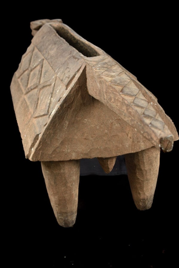Zoömorphic Slit Drum – Wood – Lobala – DR Congo - 3