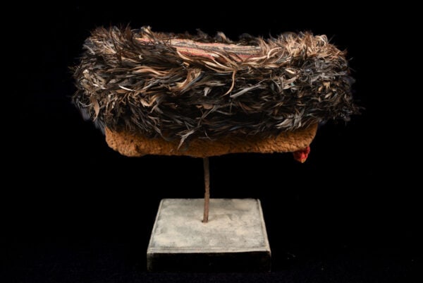 Prestige Hat – feathers, plant fibre – Tikar – Cameroon - 8