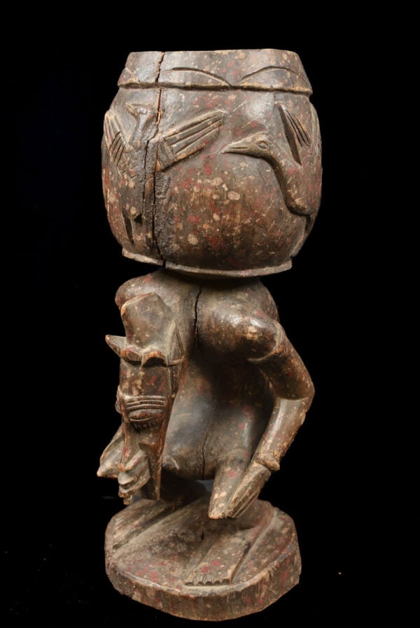 Bowl bearer figure – Wood – Senufo – Ivory Coast: Very expressive bowl bearer figure from the Senufo people of Ivory Coast (Cote d’Ivoire). She is very well carved with the hallmarks of classic Senufo sculpture in terms of details and style. A 