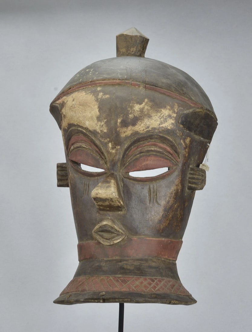 African Art Beautiful large PENDE wooden Mask Congo Rdc: African Art Beautiful large PENDE wooden Mask Congo Drc MATERIAL: Wood DIMENSIONS: About 17 1/2 inches (44.5 cm) CONDITION : Medium Reserve: $175.00 Shipping: Domestic: Flat-rate of $50.00 to anywhere
