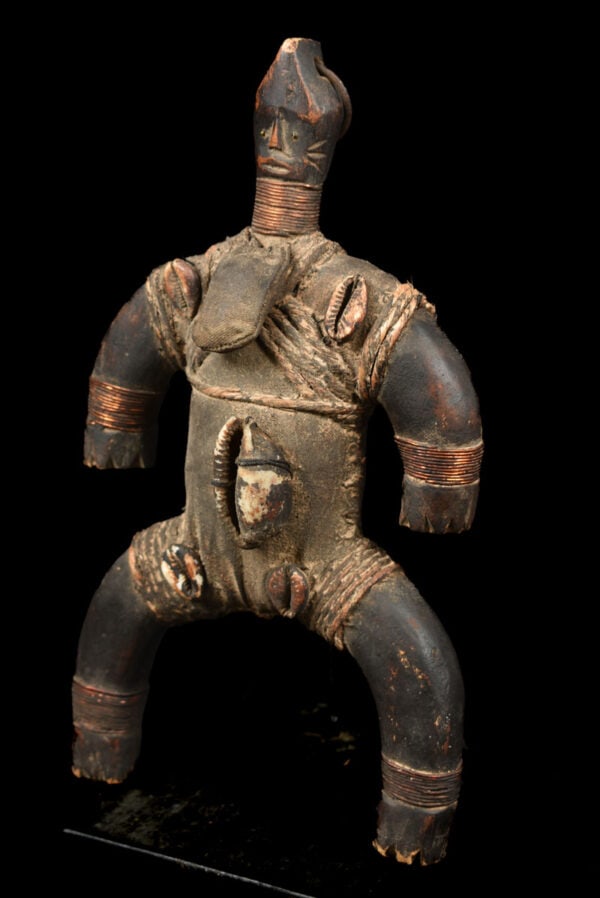 Fertility Doll – Wood, Shells – Namji – Cameroon: Great fertility doll from the Namji people of Cameroon. The doll represents the child desired by everyone, and is at the same time a “women’s fetish doll” which has to ensure their