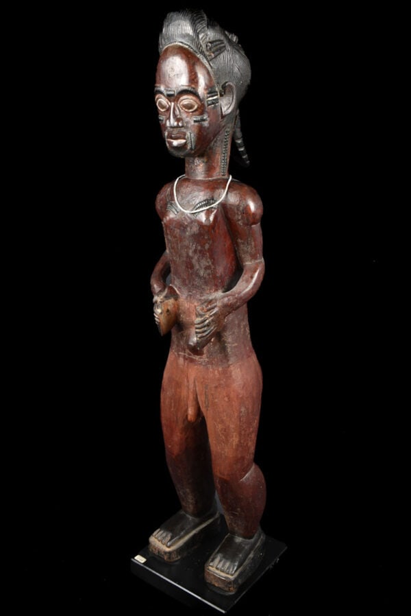 Ancestor figure – Baule – Wood – Ivory Coast – Schädler certificate: Great hand mask of the YAKA tribe, Africa, CONGO. Piece with an unmatched appearance! In good condition. The mask was held high during initiation rituals, so it towered above the masses. The item is i