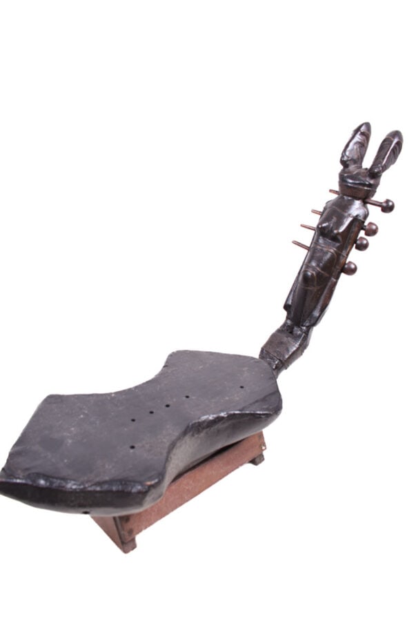 Harp – Wood, Copper – Mangebetu – DR Congo: Wonderful two headed harp with great patina from the Manbetu tribe of DR Congo. Harps and other stringed instruments are among the important art forms in Africa, used both as a musical instrument and