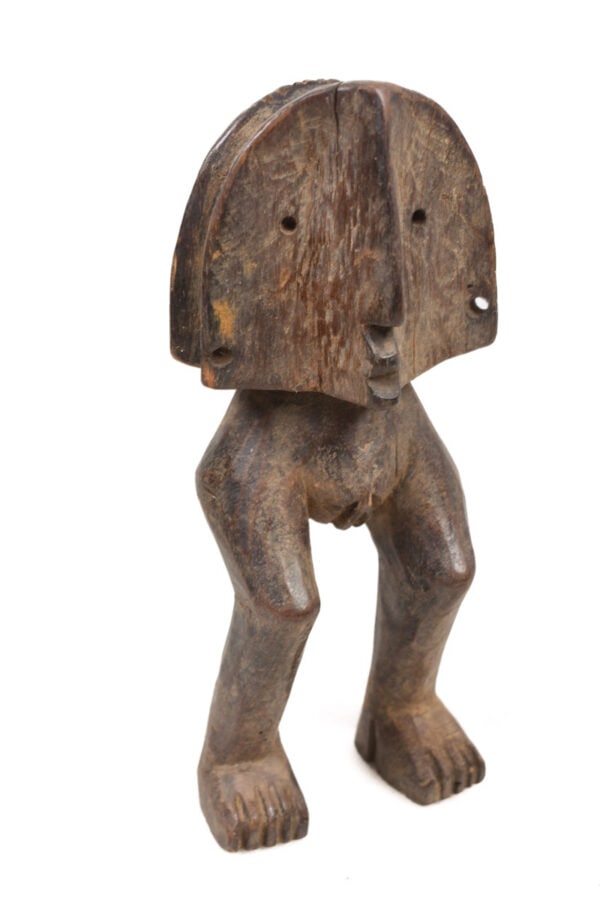Yanda doll – Wood – Zande – Congo: Beautiful wooden Zande doll from DR Congo. The Zande sculpt small statuettes which measure from 10 to 30 cm, named Yanda, of an animal or human shape, they have an apotropaic role and are exhibited du