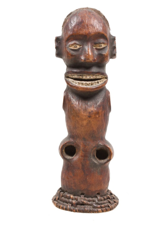 Figure – Wood, Antelope skin – Ejagham – Ekoi – Nigeria: Stunning figure from the Ejagham tribe of Nigeria. The Ejaghams live in the Cross River area. They are best known for their wooden crests covered with animal skin. The Ekoi-speaking peoples are best k