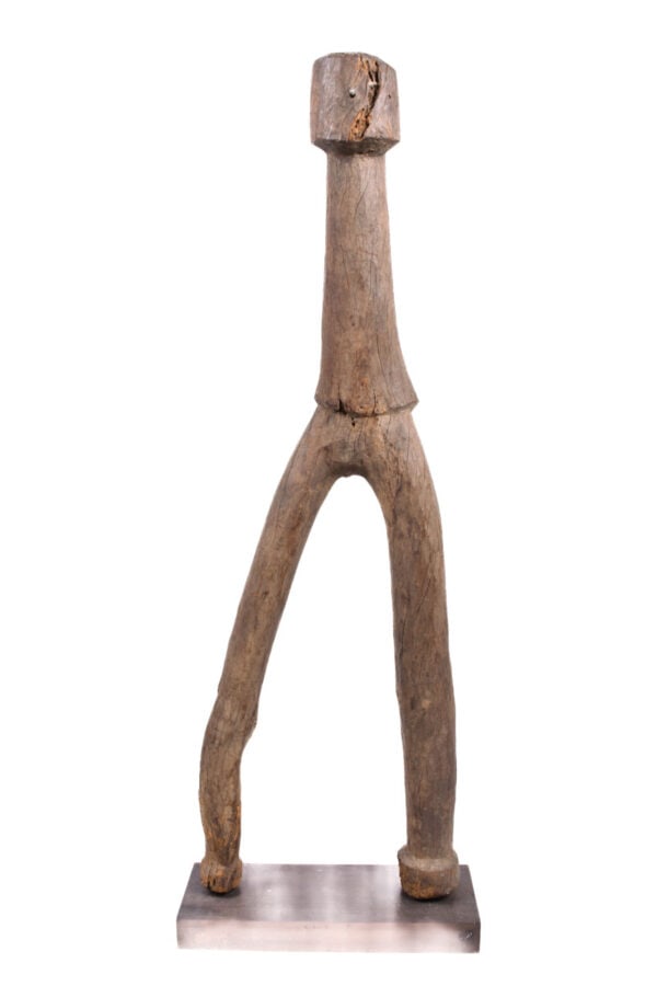 Ancestor Figure – Wood – Dagari- Burkina Faso – Schädler certificate: Stylish wooden male ancestor figure from the DOGON tribe, Mali. Good condition with beautiful aged patina. Dogon figures are predominantly associated with the ancestor cult. They are carved either