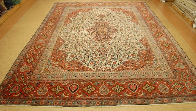 KASHAN ORIENTAL RUG 8'4"x11'3": Title: KASHAN ORIENTAL RUG 8'4"x11'3" Description:FROM A PRIVATE ESTATE IS THIS TOP NOTCH ANTIQUE EXCLUSIVE KORK MANCHESTER WOOL with VERY HIGH KPSI PALACE SIZE AUTHENTIC PERSIAN-KESHAN ORIENTAL RUG .