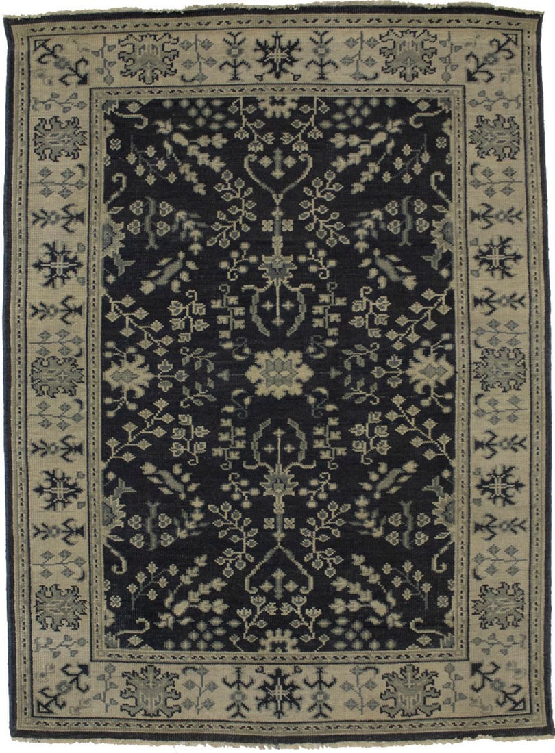 Charcoal Transitional Floral 5X7 Oriental Rug: Title:Charcoal Transitional Floral 5X7 Oriental Rug Description:Hand Knotted 5X7 charcoal Oriental rug made with vegetable dyes (fine wool pile and cotton foundation), superior knot count, and