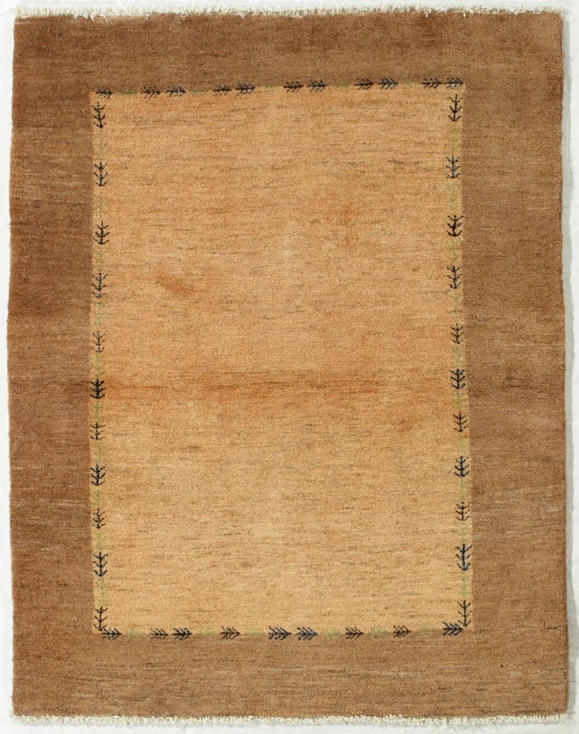 Lori-Gabbeh 3.9x4.9 (1 of 3)