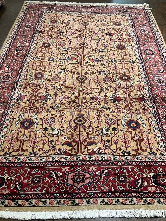 Heriz 6.10x10.2: Title: Heriz 6.10x10.2 Origin: Iran Year:New Materials:wool Size:6.10x10.2 Description:Heriz Reserve: $1,000.00 Shipping: Domestic: Flat-rate of $150.00 to anywhere within the contiguous U.S. Inter