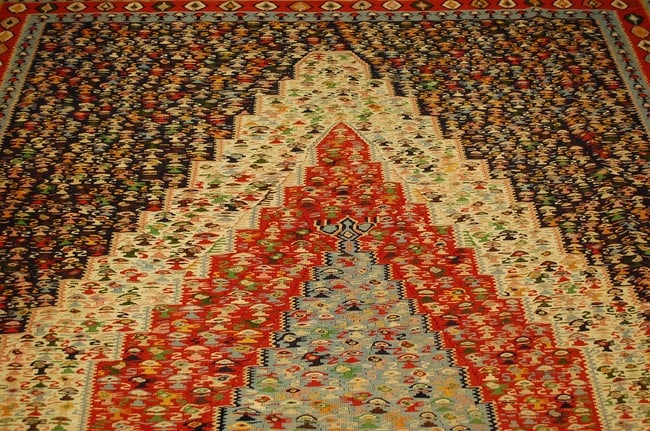 Persian KILIM RUG 6'6" x 9'8" - 6