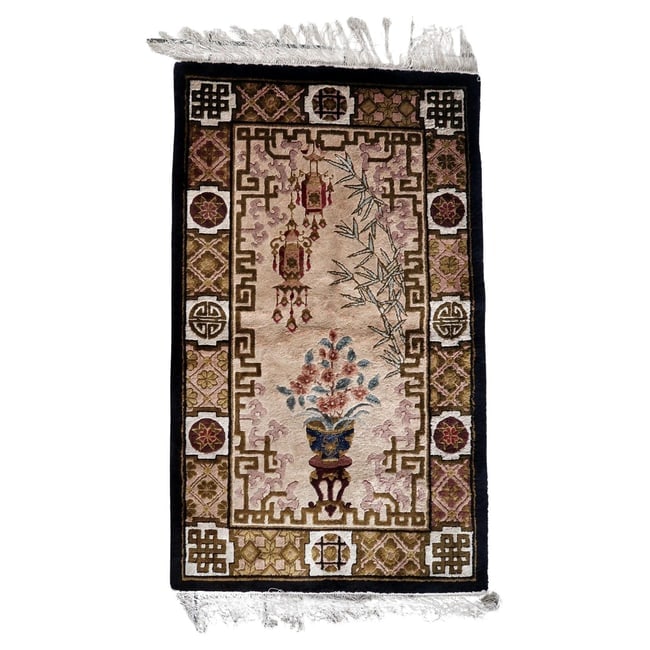 Handmade Vintage Art Deco Chinese Silk Rug 2.9' x 5' (90cm x 154cm), 1960s: Title: Handmade Vintage Art Deco Chinese Silk Rug 2.9' x 5' (90cm x 154cm), 1960s Origin: China Dimension:2.9' x 5' (90cm x 154cm) Materials:silk Year:1960s Description:Introducing our exquisite Vinta