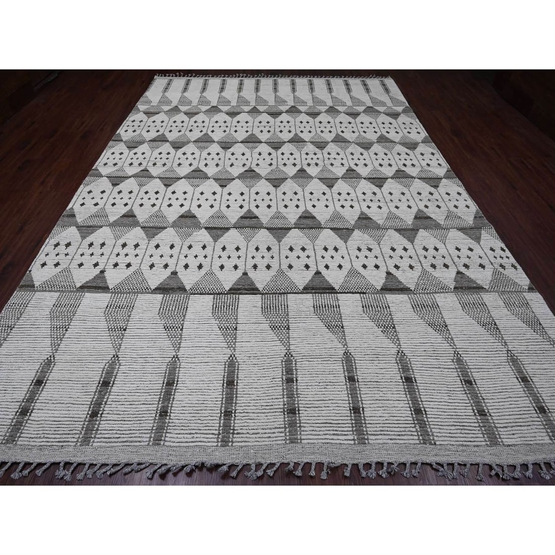 White Moroccan Weave Geometric Pattern Soft Wool Hand Knotted Rug - 2
