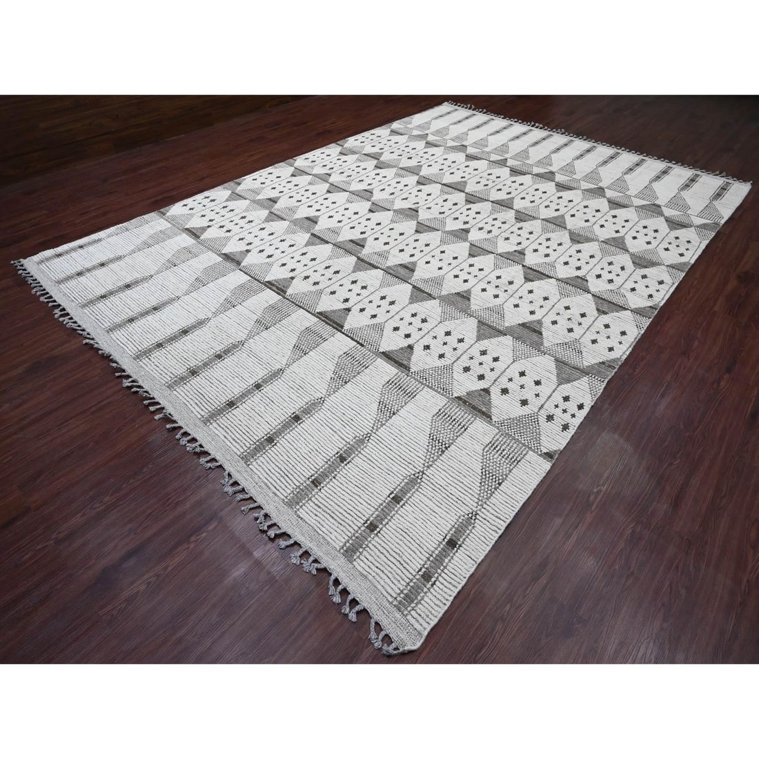 White Moroccan Weave Geometric Pattern Soft Wool Hand Knotted Rug - 3