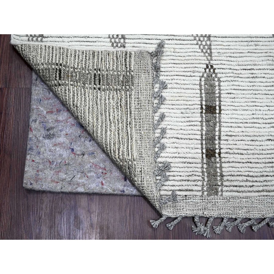 White Moroccan Weave Geometric Pattern Soft Wool Hand Knotted Rug - 4