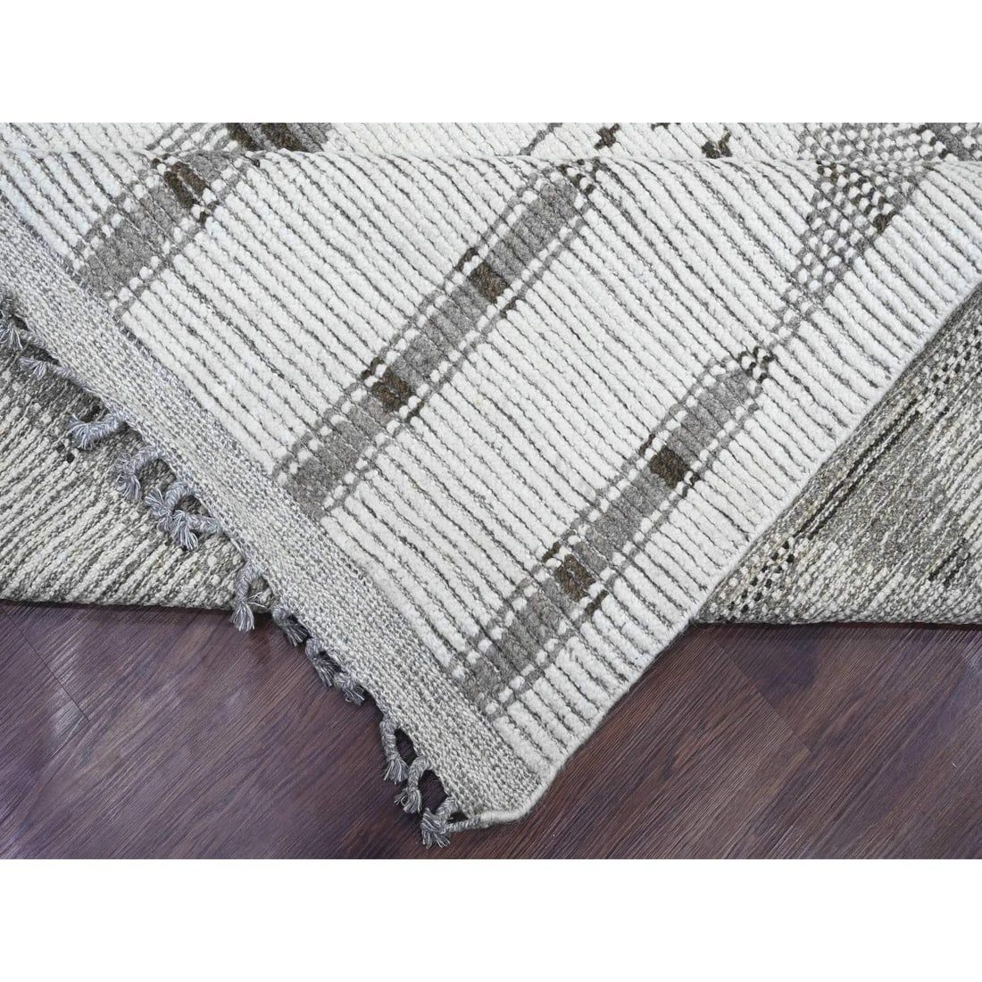 White Moroccan Weave Geometric Pattern Soft Wool Hand Knotted Rug - 6