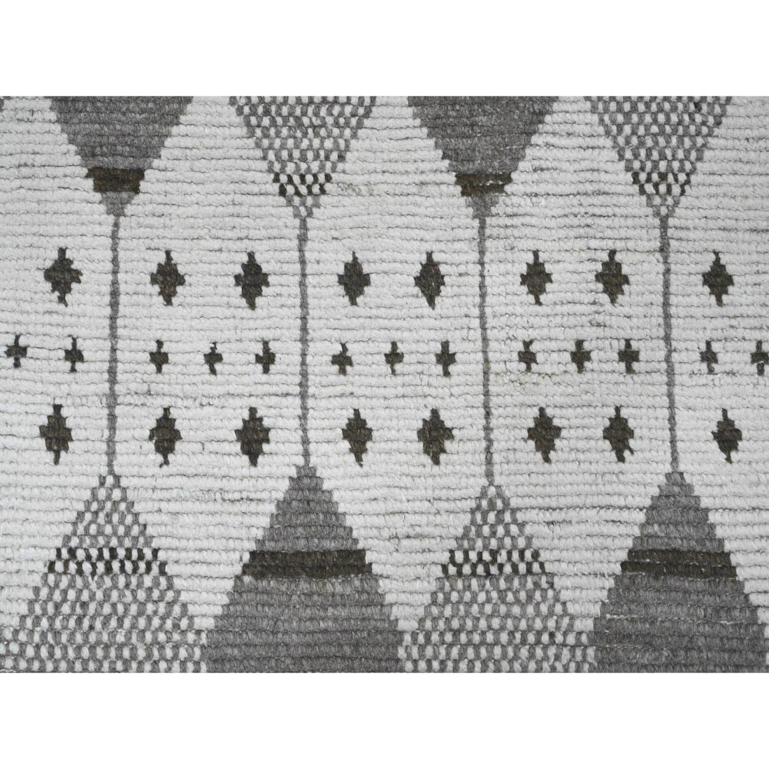 White Moroccan Weave Geometric Pattern Soft Wool Hand Knotted Rug - 8