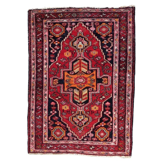 Antique Persian Hamadan rug 3.5' x 4.8' (107cm x 146cm) 1920s: Title: Antique Persian Hamadan rug 3.5' x 4.8' (107cm x 146cm) 1920s Origin: Middle East Dimension:3.5' x 4.8' (107cm x 146cm) Materials:wool Year:1920s Description:A magnificent antique Persian Hamad