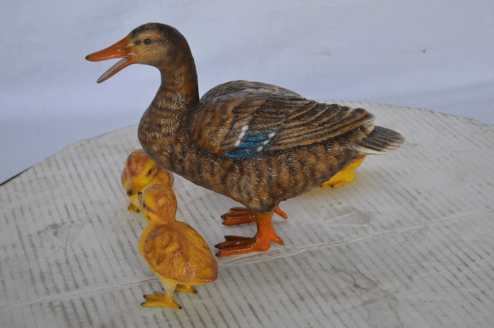 Duck family Bronze Statue - Size: 12"L x 4"W x 9"H. - 5