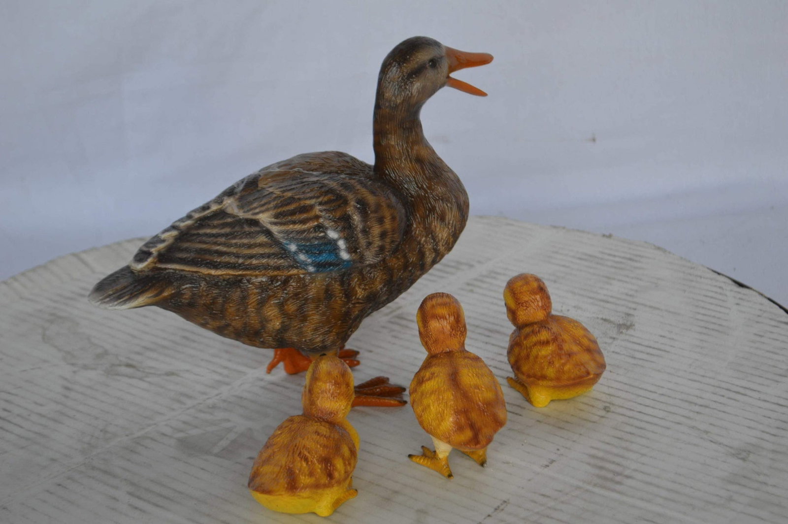 Duck family Bronze Statue - Size: 12"L x 4"W x 9"H. - 8