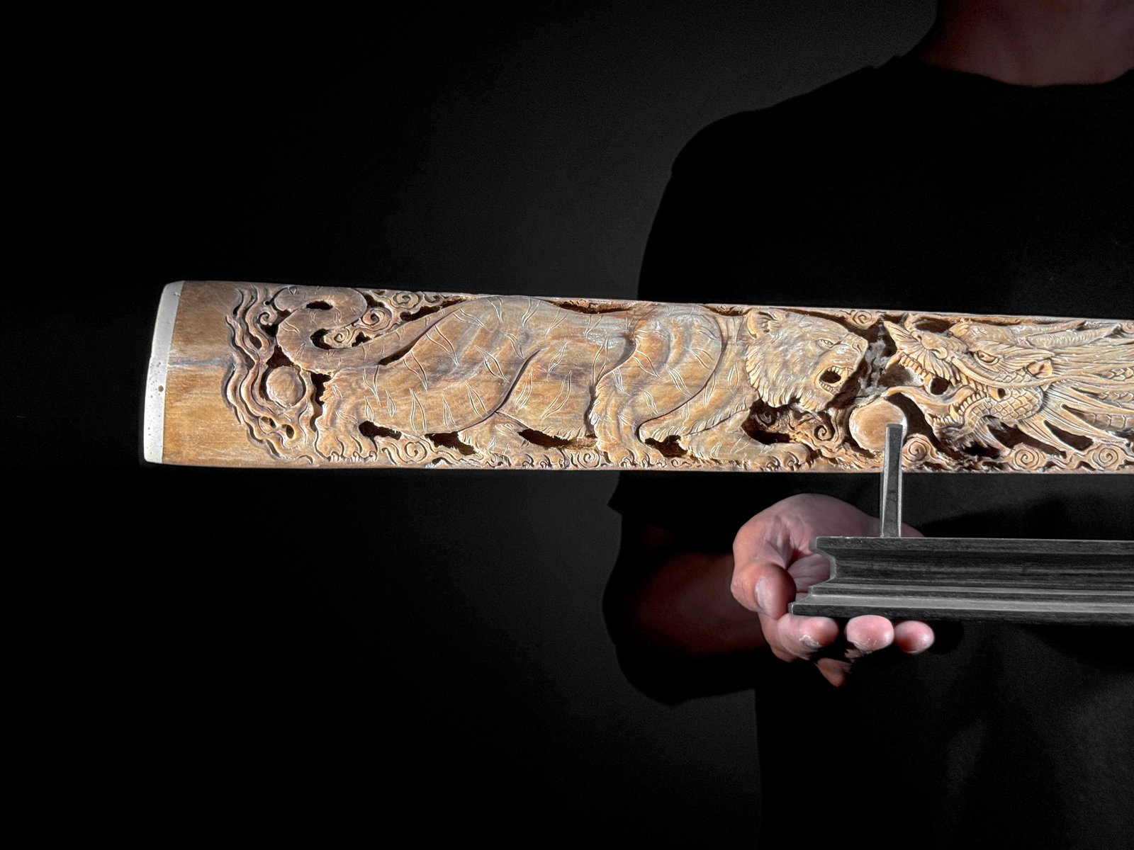 A stunning carved swordfish rostrum - Tiger dragon carving - 10