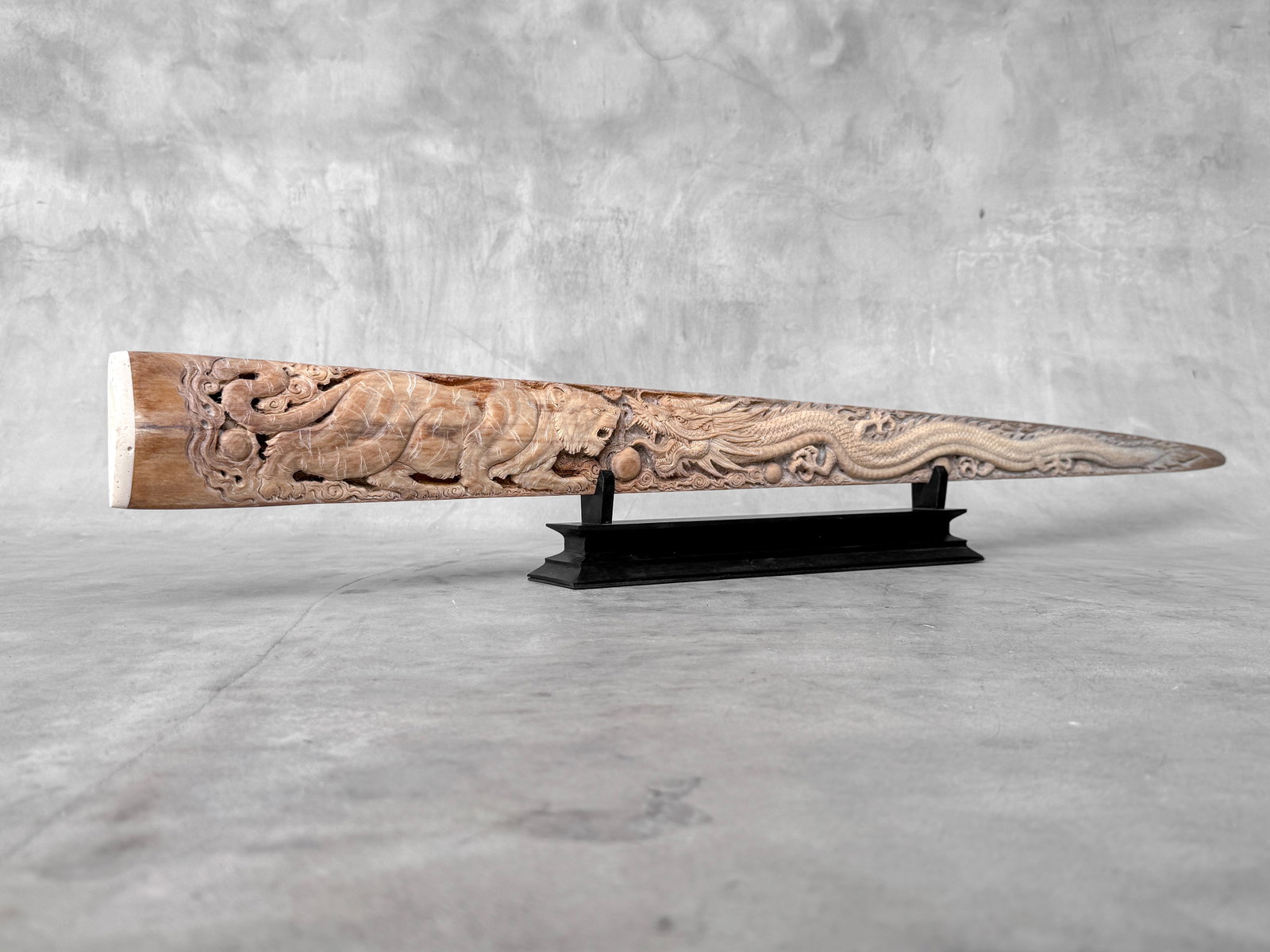 A stunning carved swordfish rostrum - Tiger dragon carving - 4