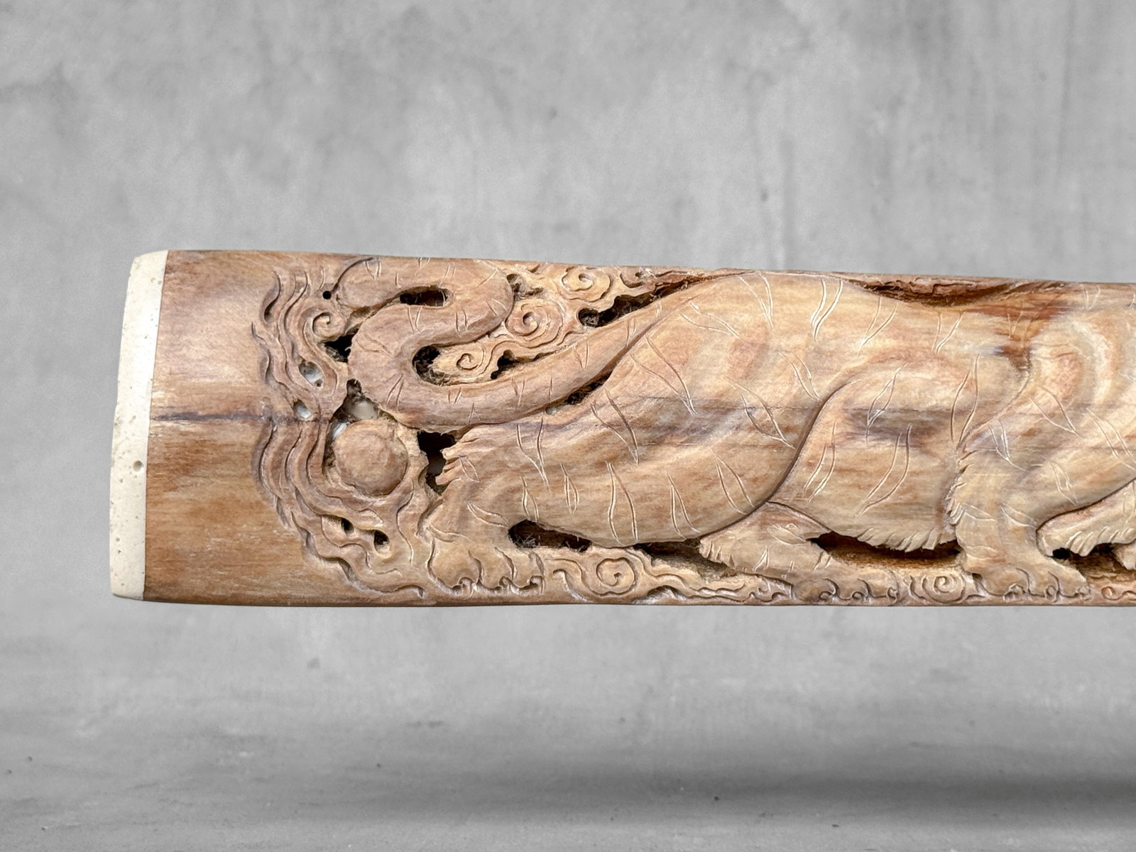 A stunning carved swordfish rostrum - Tiger dragon carving - 5
