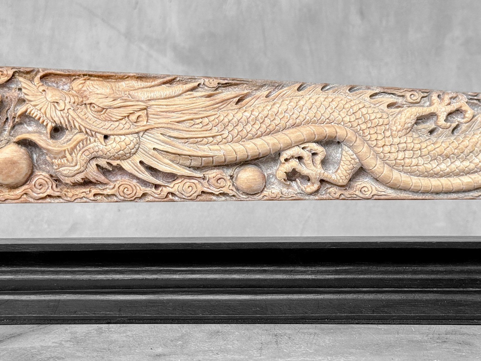 A stunning carved swordfish rostrum - Tiger dragon carving - 7