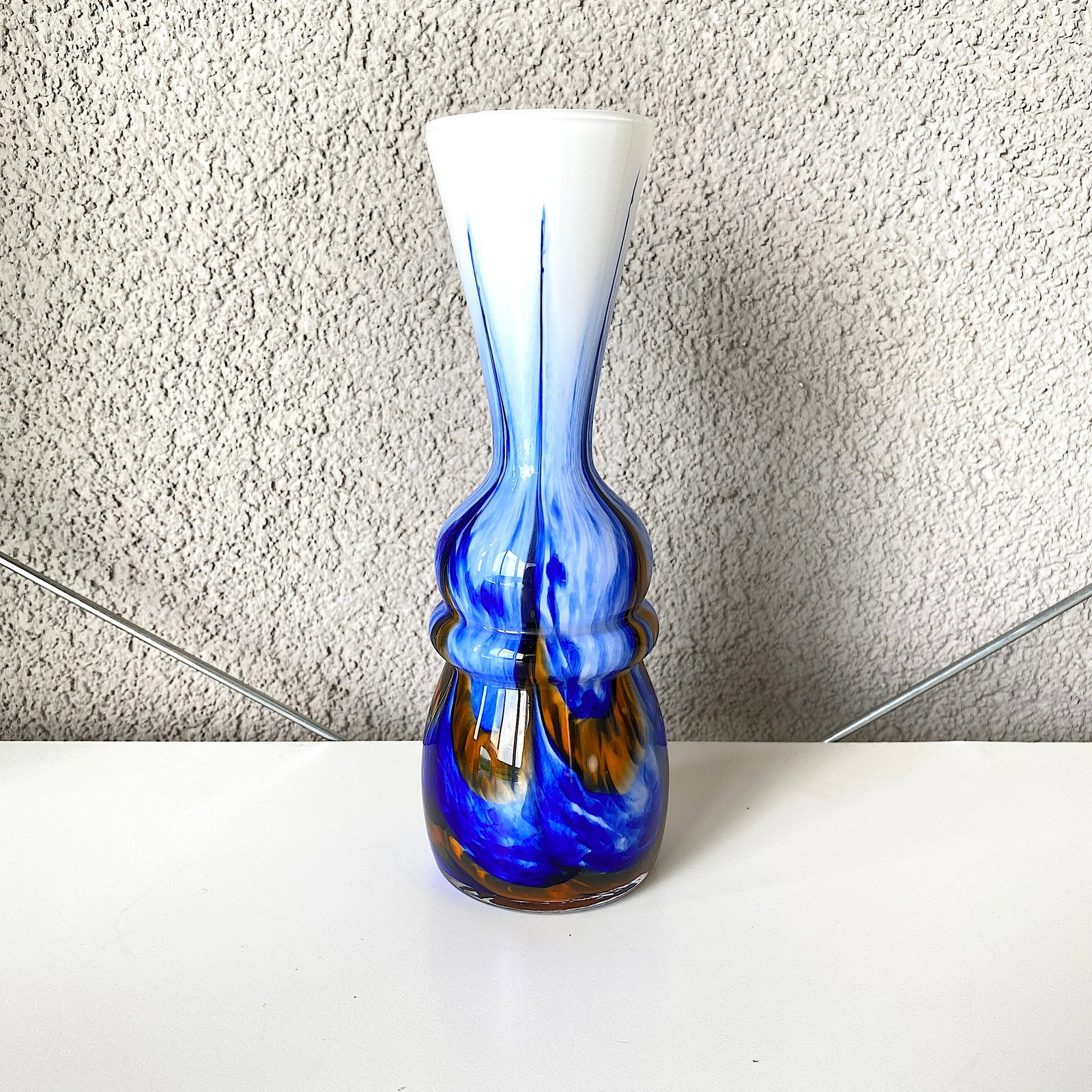 Handmade blown glass vase: Title: Handmade blown glass vase Maker:Unknown Origin: Unknown Date/Period:Unknown Materials:Blown Glass Size:Height: 20 cm Description:Shipping: safely packed, DHL EXPRESS (courier mail with tracked 