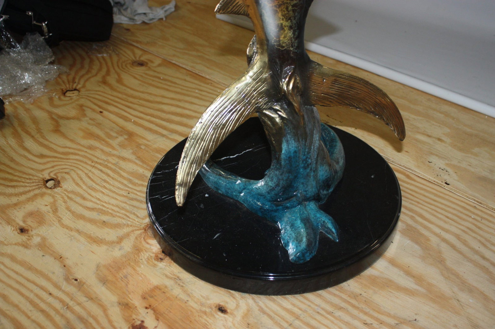 One sailfish on a marble - Bronze Statue - Size: 17"L x 17"W x 46"H. - 10