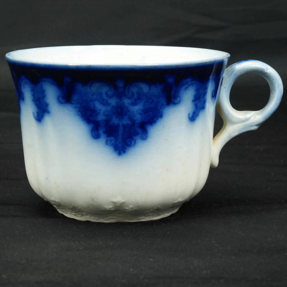 19th C English Flow Blue Teacup and Saucer - 7