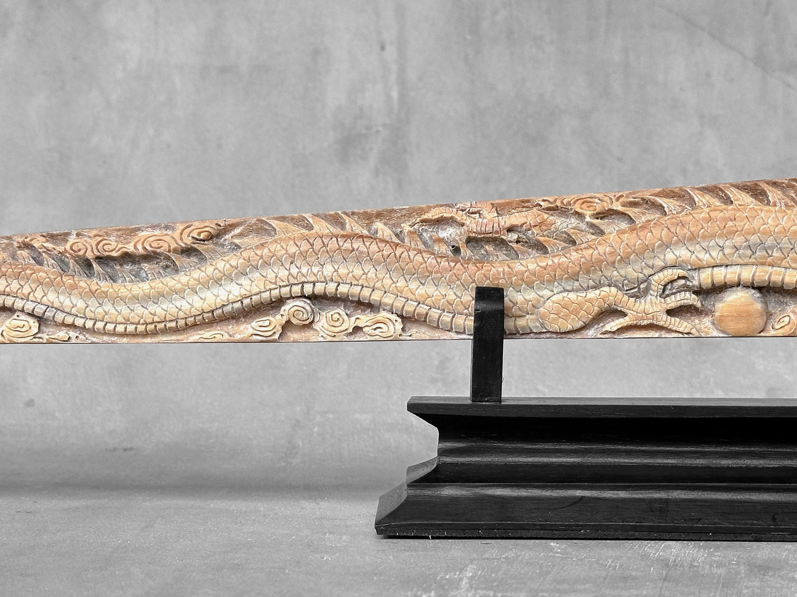 Impressive engraved swordfish rostrum - Dragon Phoenix motif - 6