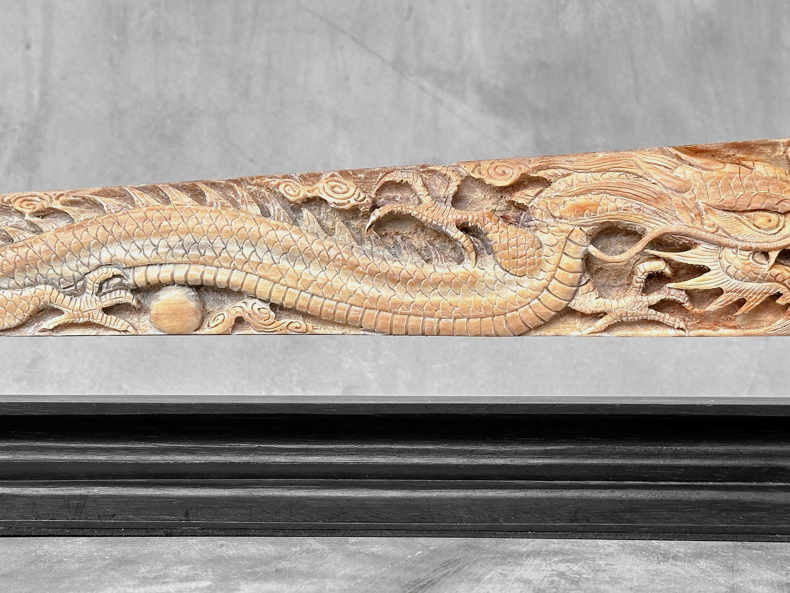 Impressive engraved swordfish rostrum - Dragon Phoenix motif - 7