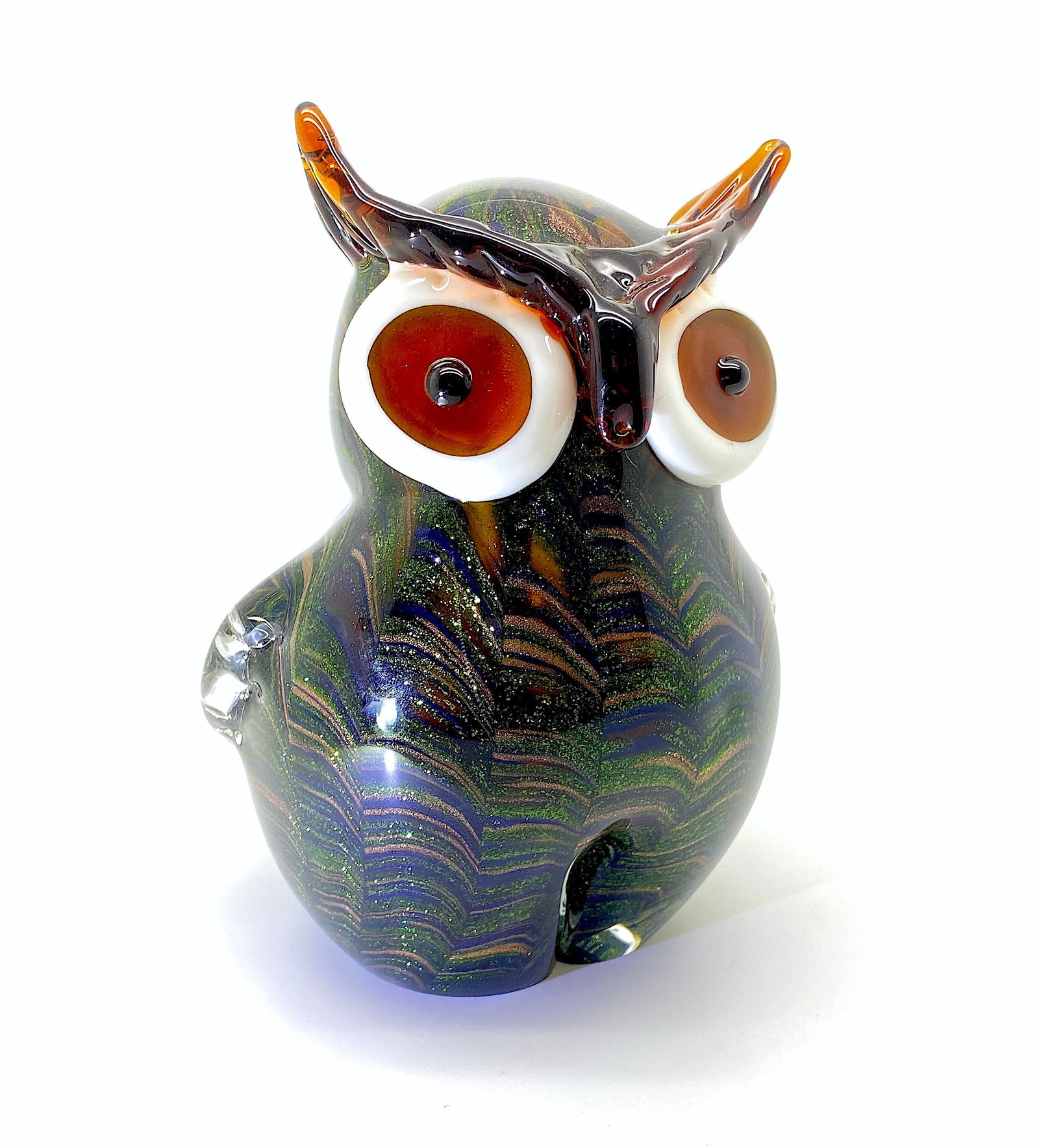 Blown glass owl statue with gold dust: Title: Blown glass owl statue with gold dust Maker:Unknown Origin: Unknown Date/Period:Unkown Materials:Leather Size:Size: 15 x 12 x 14 cm Description:Blown glass owl statue with gold dustSize: 15 x