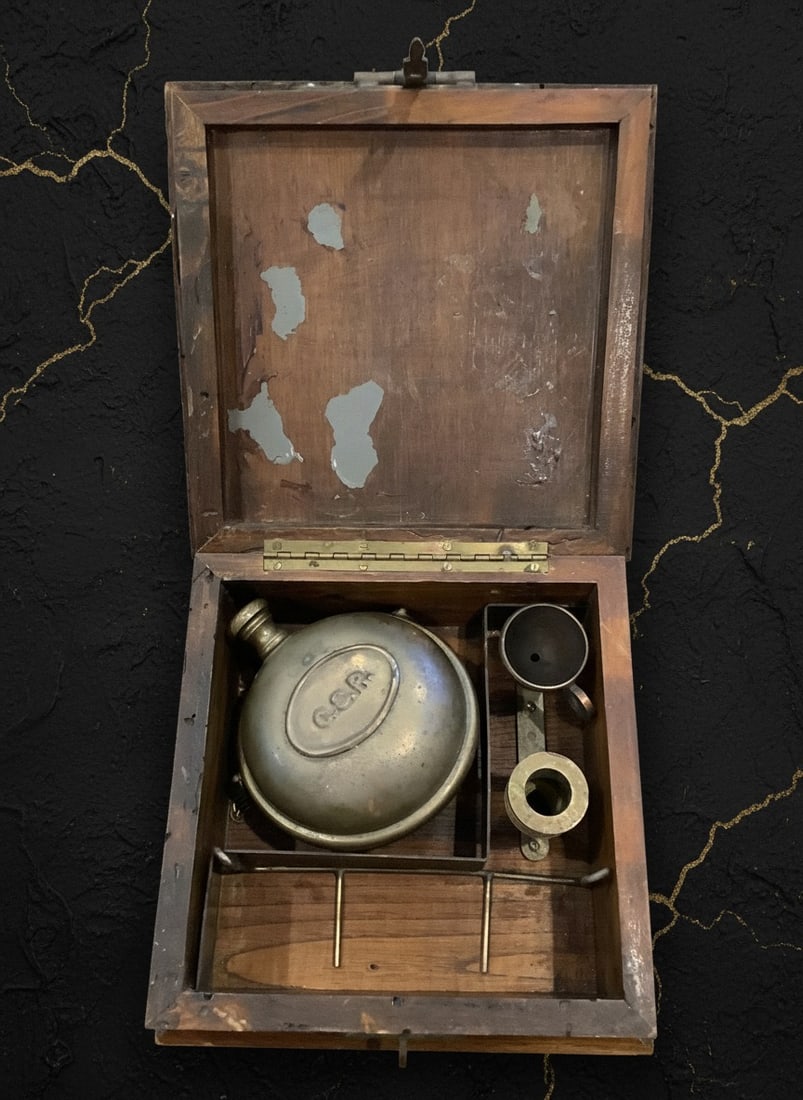 Vintage Copper & Brass Medical Inhaler in Handcrafted Wooden Storage Box: Title:Vintage Copper & Brass Medical Inhaler in Handcrafted Wooden Storage Box Description:This intricately designed inhaler and elegant wooden case reflect the craftsmanship and precision of period-s