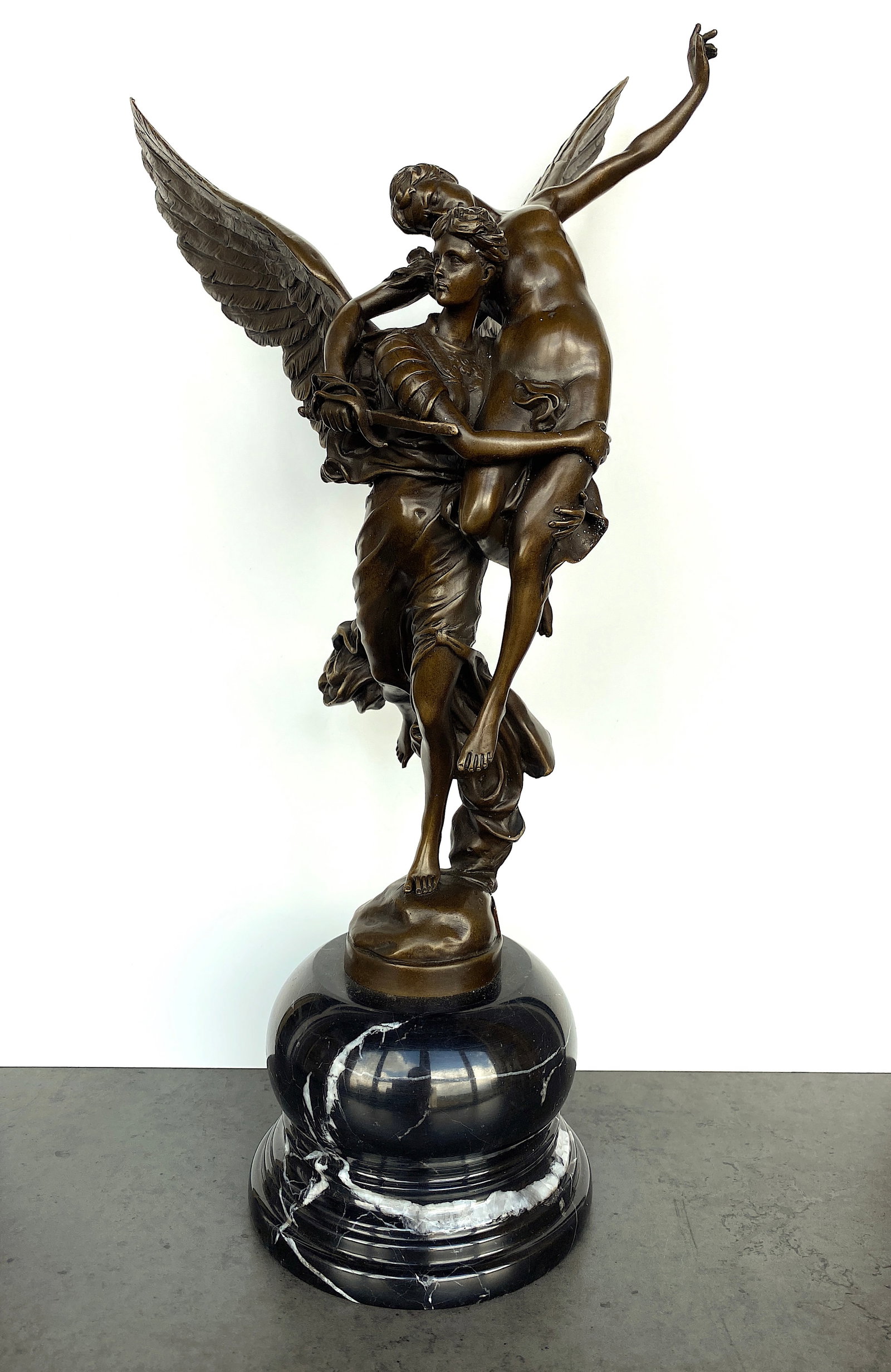Sign. Bronze Gloria victim signed sculpture with marble base: Title: Sign. Bronze Gloria victim signed sculpture with marble base Maker:Mezcie Origin: France Date/Period:1965 Materials:Bronze / Marble Size:Size: 25 x 20 x 49 cm Description:Bronze Gloria victim