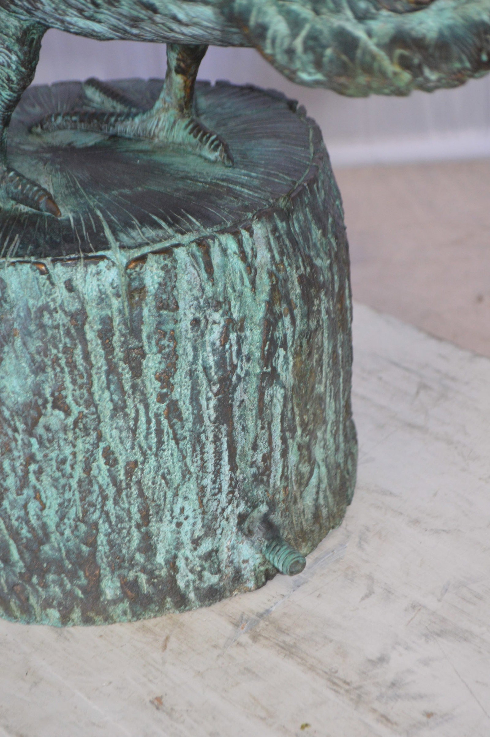 Pelican on a Tree Stump fountain bronze statue - Size: 30"L x 16"W x 30"H. - 7