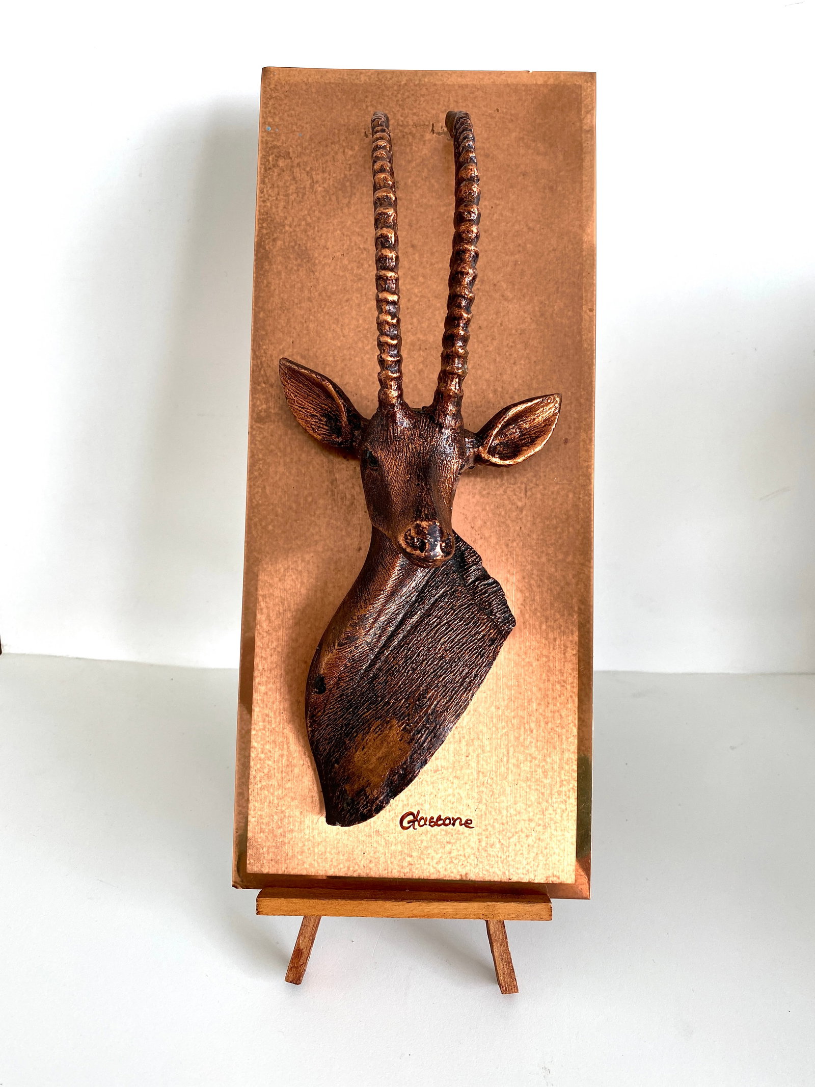 Grand Copper piece depicting an Antilope: Title: Grand Copper piece depicting an Antilope Maker:Unknown Origin: Unknown Date/Period:Copper Materials:Copper Size:Size: 125.0 x 66.0 x 300.0 mm Description:Grand Copper piece depicting an