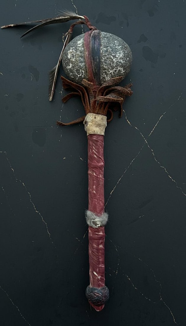 15" Antique Sioux Skull Cracker Club Painted Stone Rawhide Native American Tomahawk: Title:15" Antique Sioux Skull Cracker Club Painted Stone Rawhide Native American Tomahawk Description:This product is an antique Native American artifact, specifically a skull cracker weapon or club.